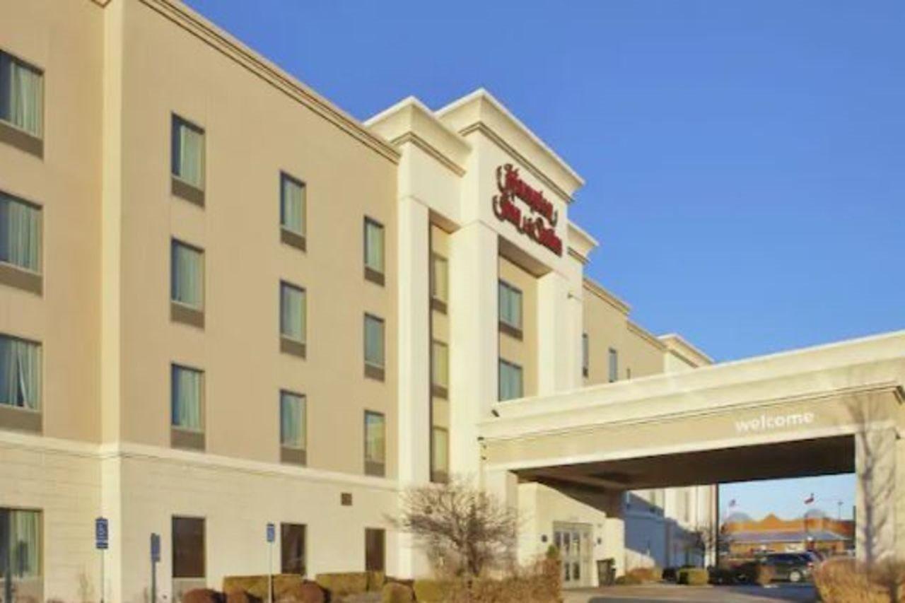Hampton Inn & Suites Wichita-Northeast Экстерьер фото