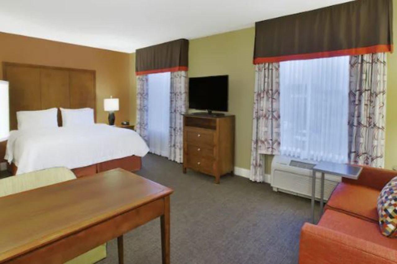 Hampton Inn & Suites Wichita-Northeast Экстерьер фото