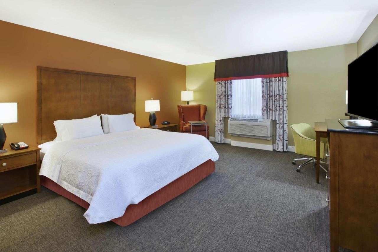 Hampton Inn & Suites Wichita-Northeast Экстерьер фото