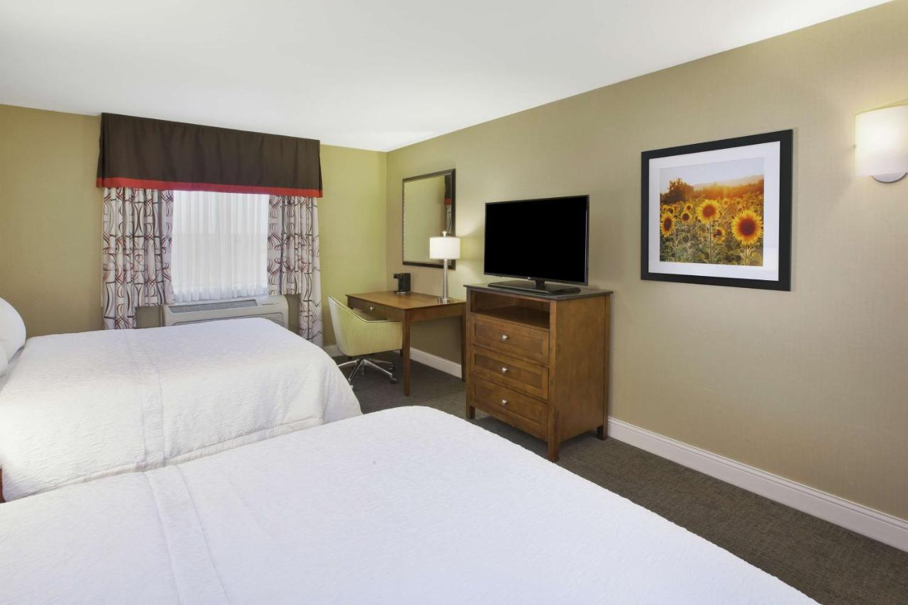 Hampton Inn & Suites Wichita-Northeast Экстерьер фото