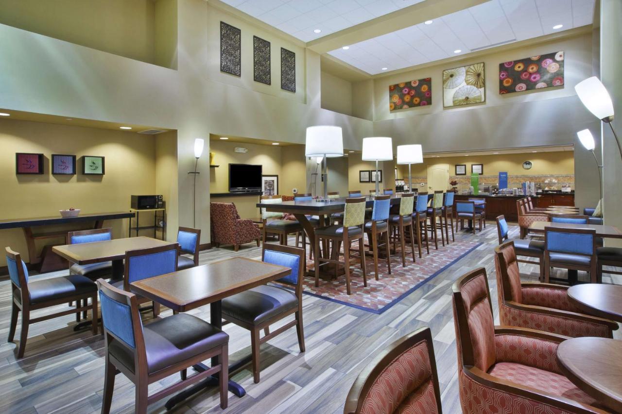 Hampton Inn & Suites Wichita-Northeast Экстерьер фото