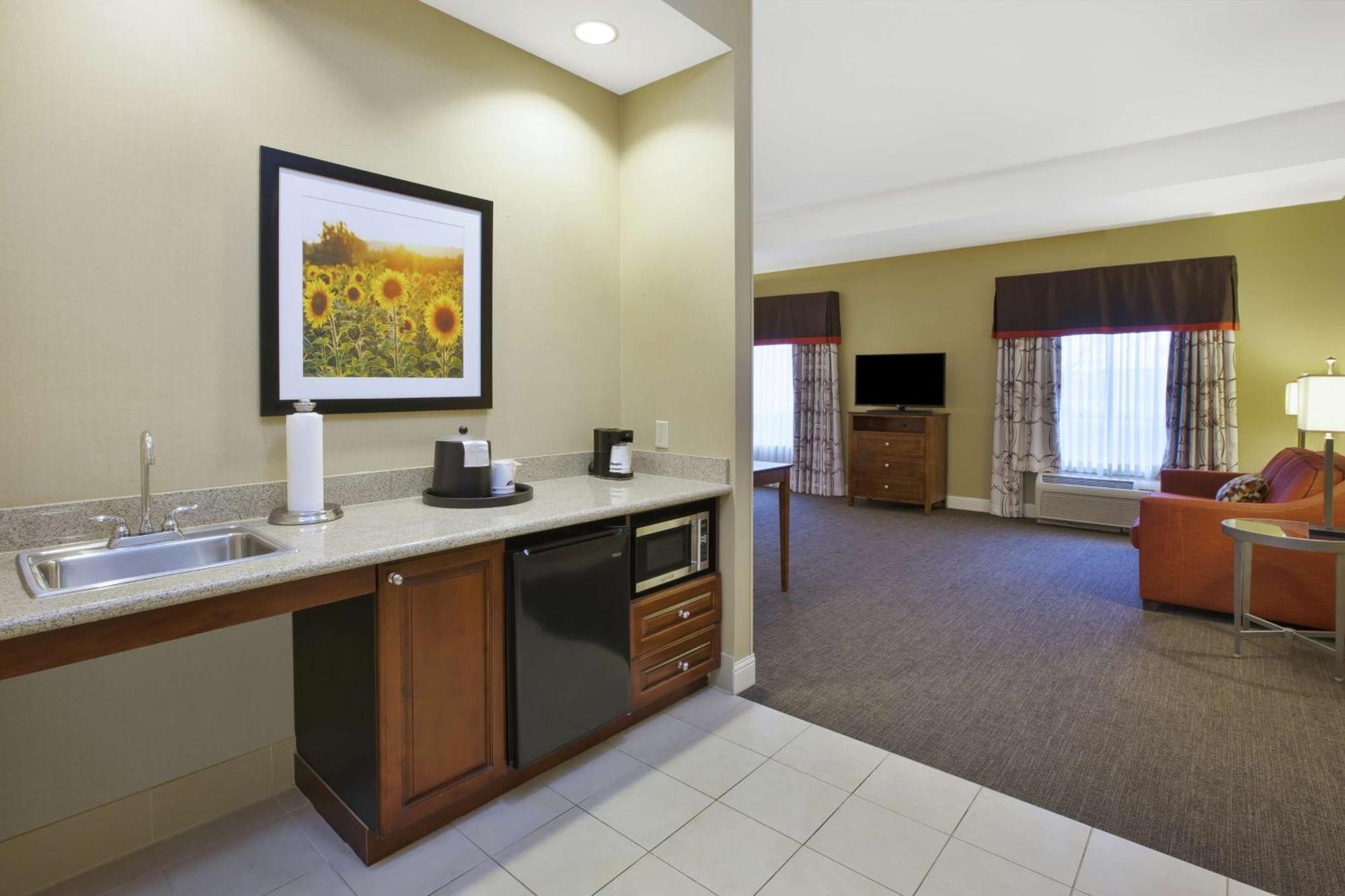 Hampton Inn & Suites Wichita-Northeast Экстерьер фото
