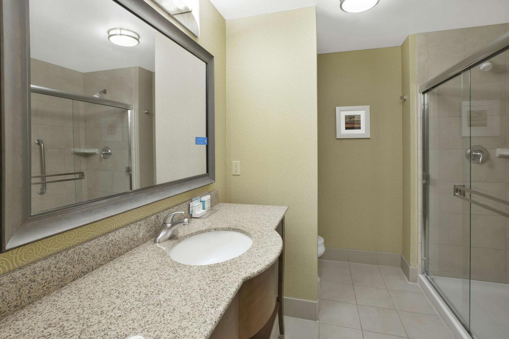 Hampton Inn & Suites Wichita-Northeast Экстерьер фото