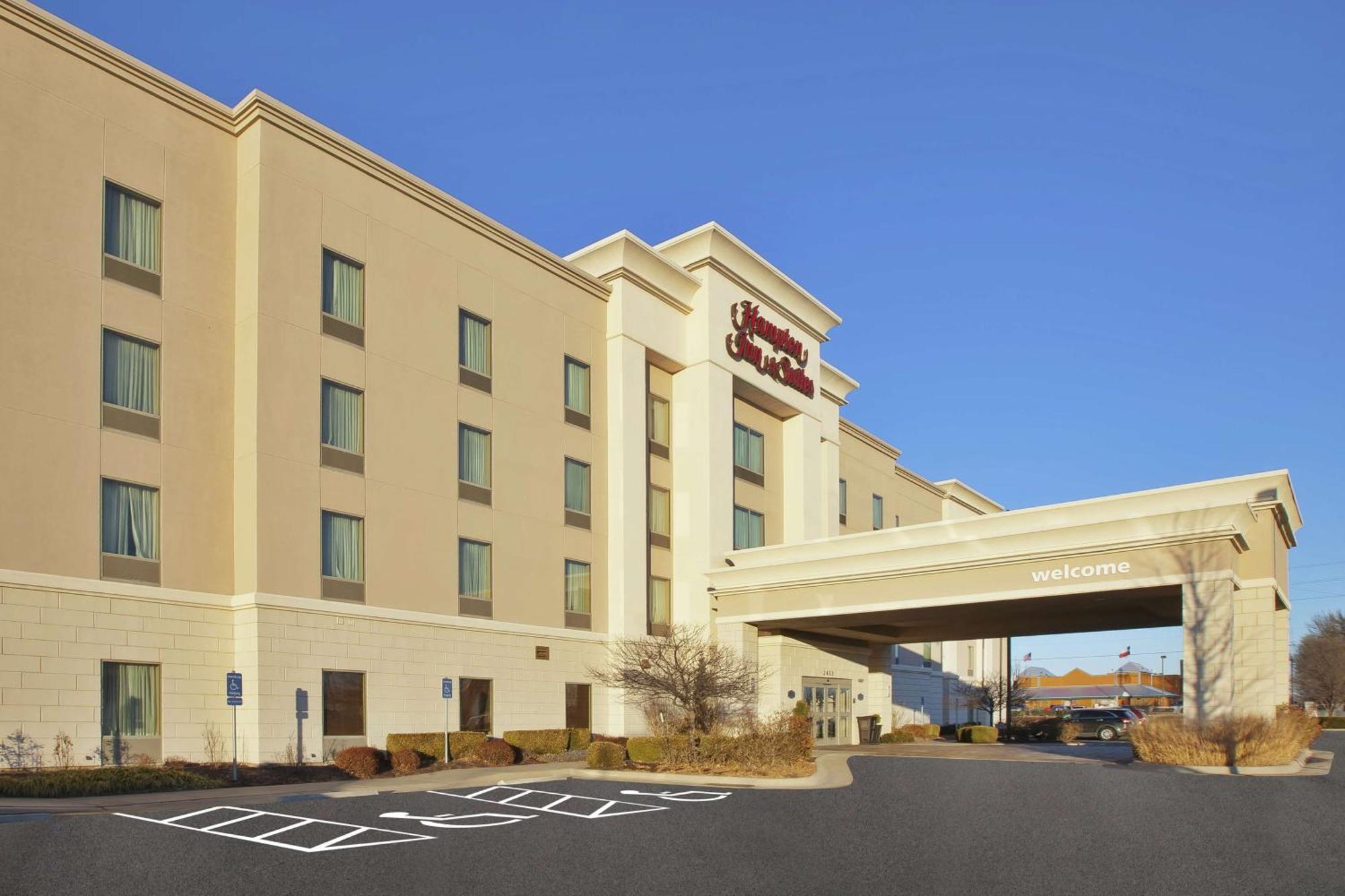 Hampton Inn & Suites Wichita-Northeast Экстерьер фото