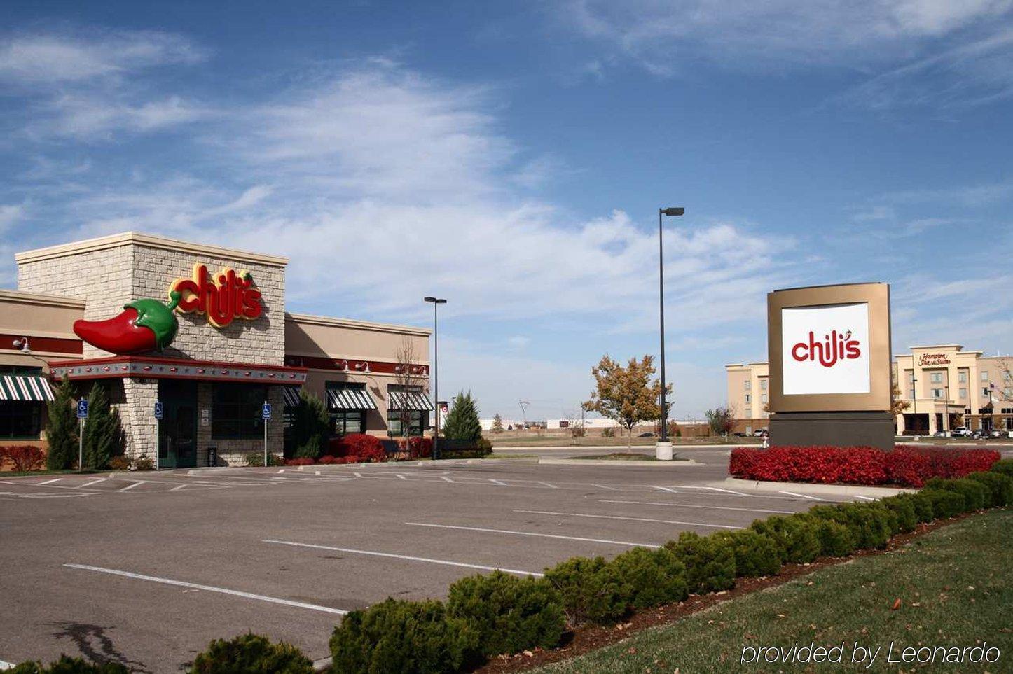 Hampton Inn & Suites Wichita-Northeast Удобства фото