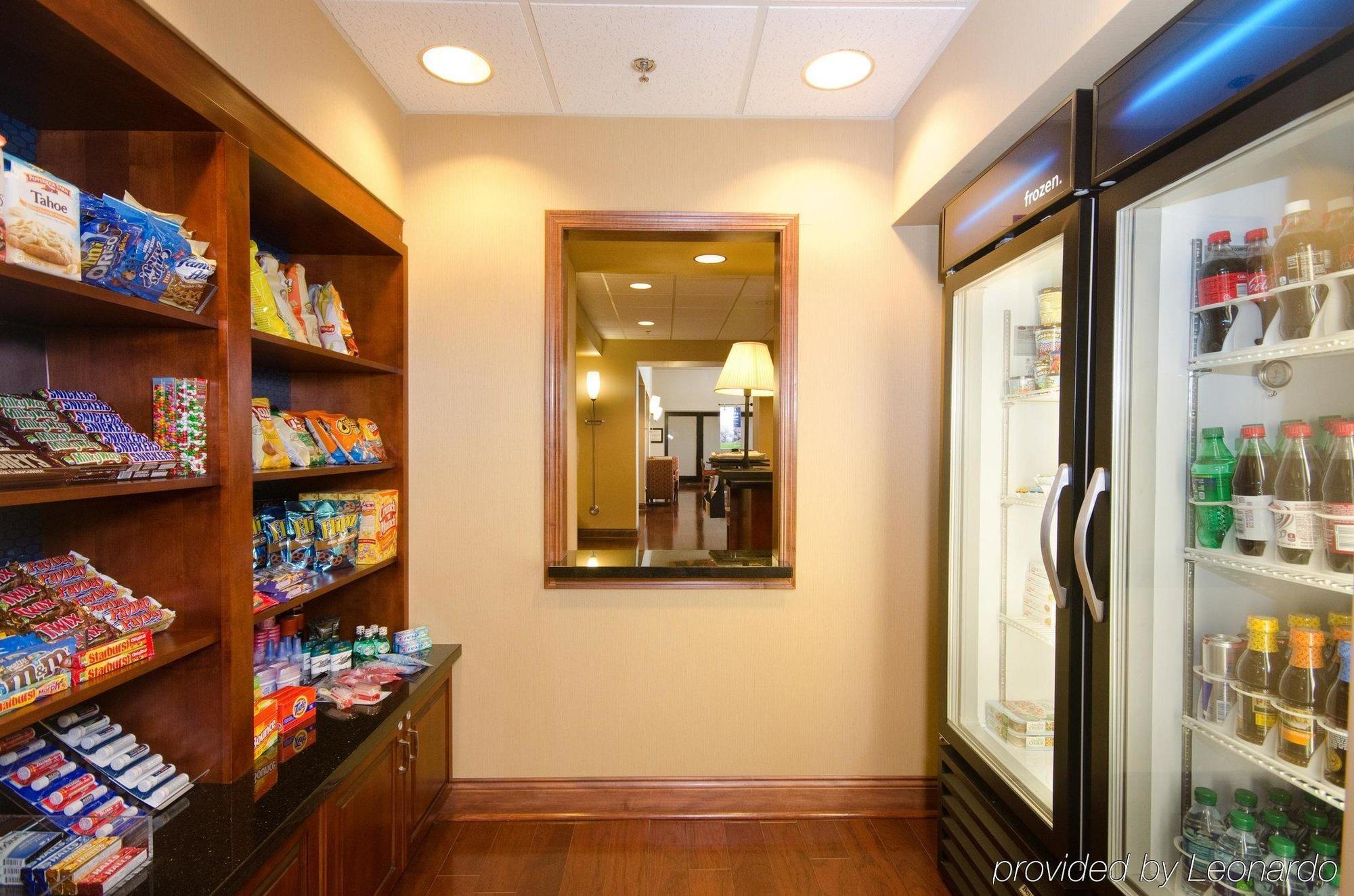 Hampton Inn & Suites Wichita-Northeast Экстерьер фото