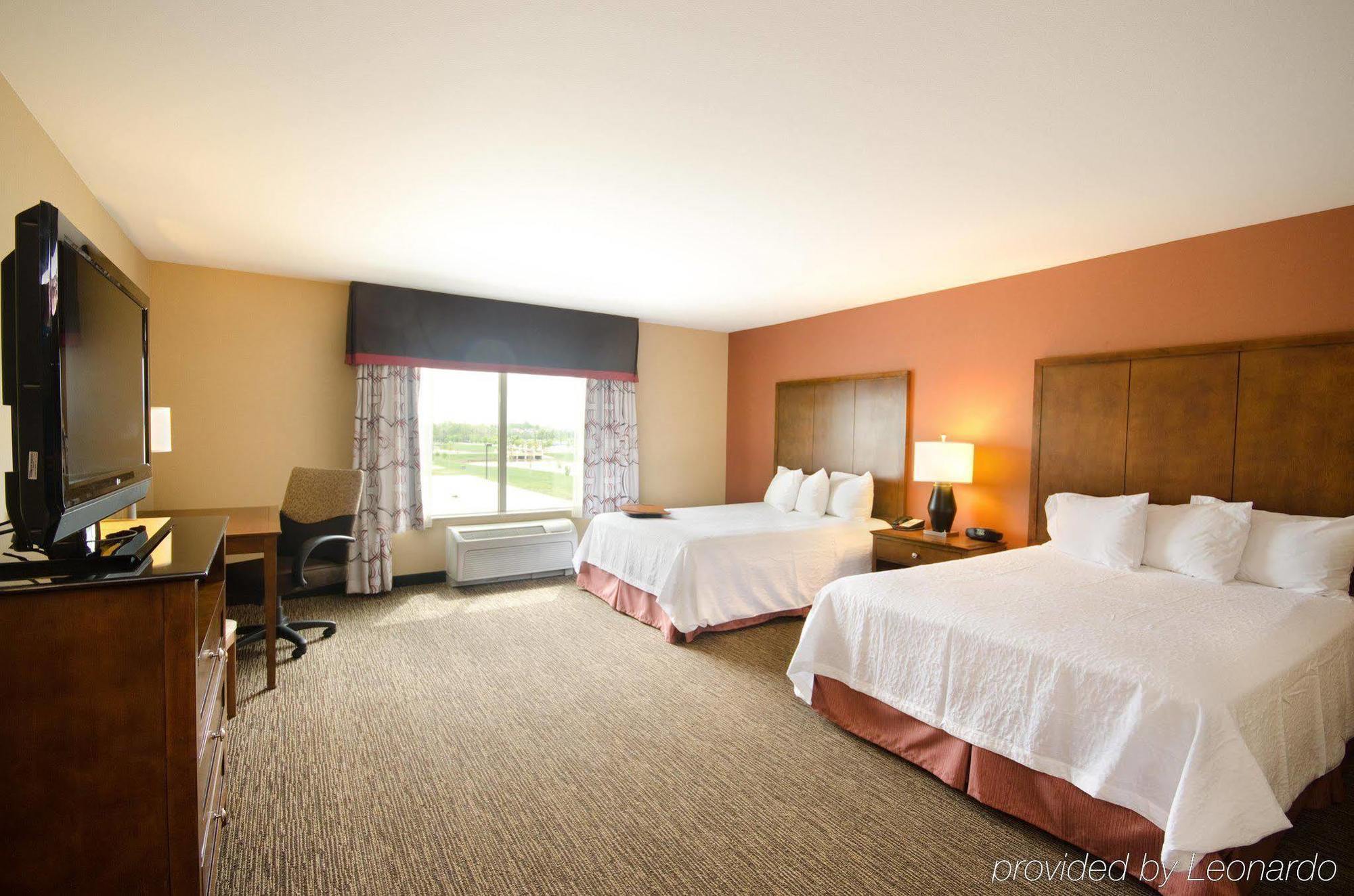 Hampton Inn & Suites Wichita-Northeast Экстерьер фото