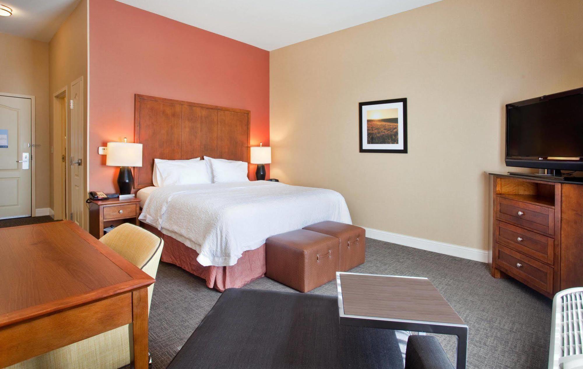 Hampton Inn & Suites Wichita-Northeast Экстерьер фото