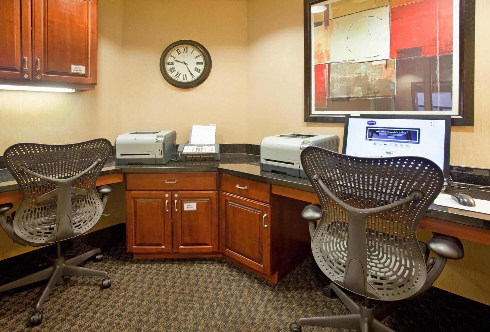 Hampton Inn & Suites Wichita-Northeast Экстерьер фото